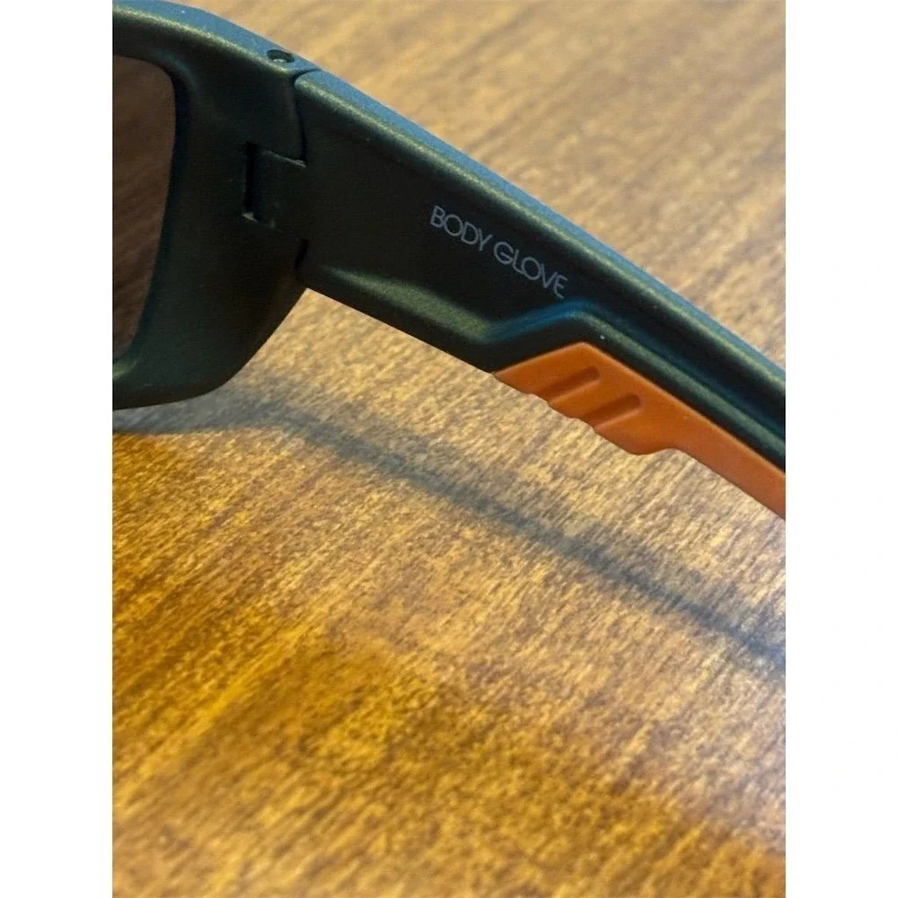 Body Glove Vapor 23 Polarized Wrap Sunglasses Unisex Black Frame‎